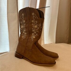 Women’s Cowgirl Boots NEW